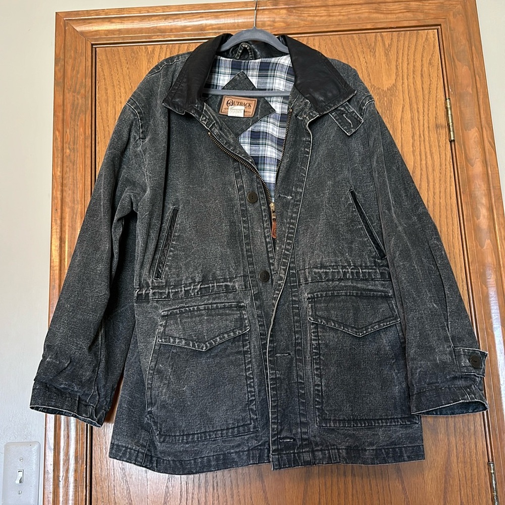 Men’s jacket 100%cotton black washed . Leather collar and pocket trim